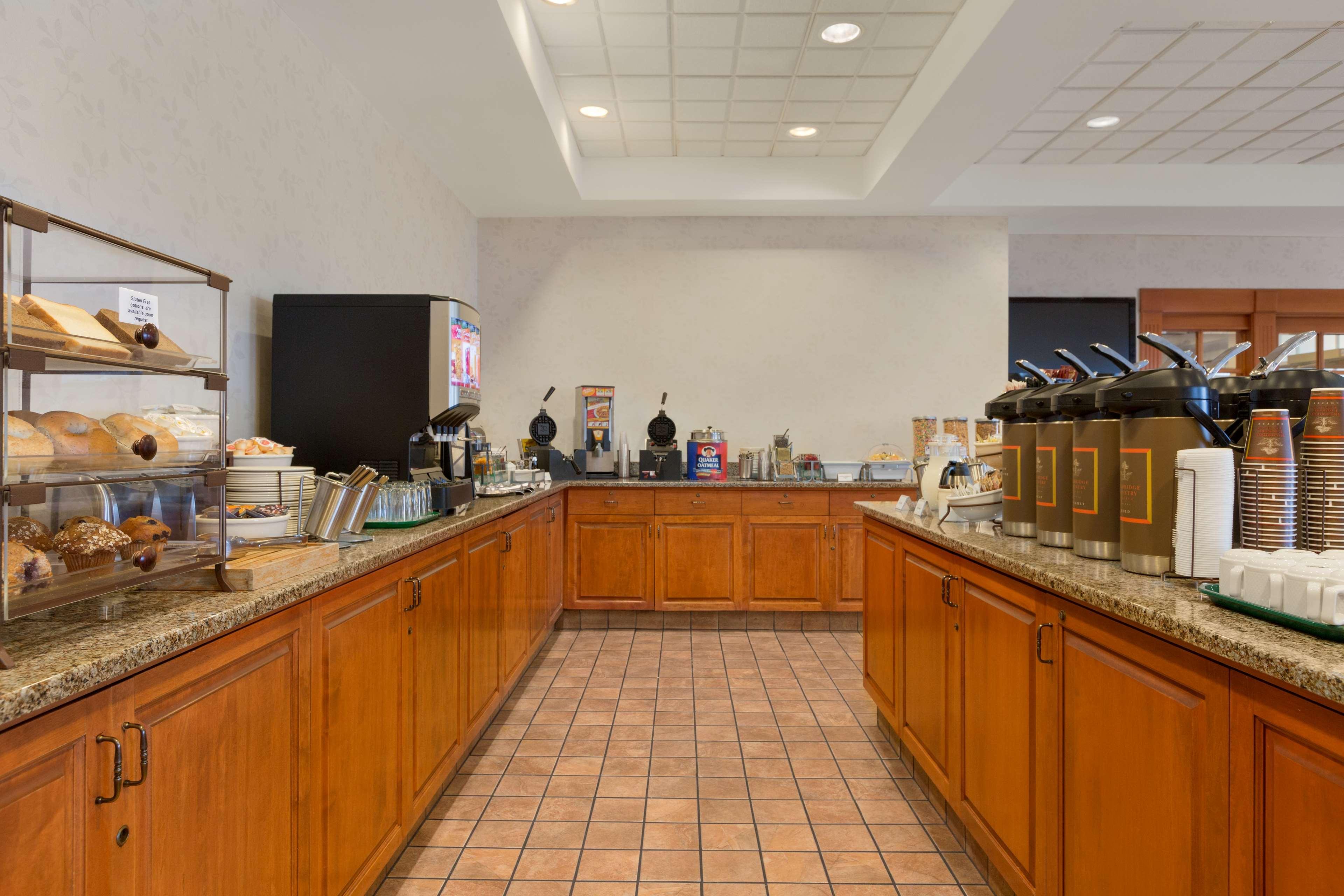 Hotel Country & By Radisson, Calgary-northeast Calgary