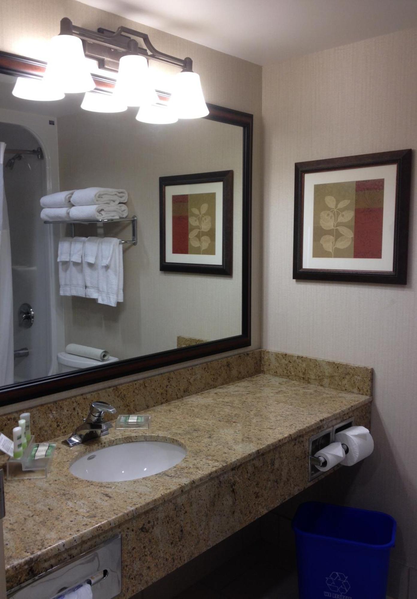 Country & By Radisson, Calgary-northeast Hotel Calgary