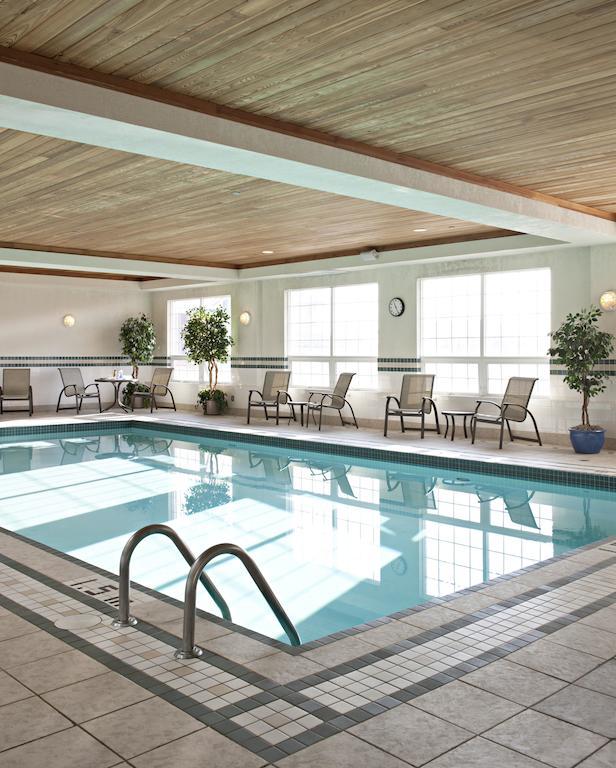 Hotel Country & By Radisson, Calgary-northeast 3*