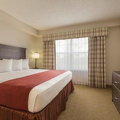 Country & By Radisson, Calgary-northeast 3*