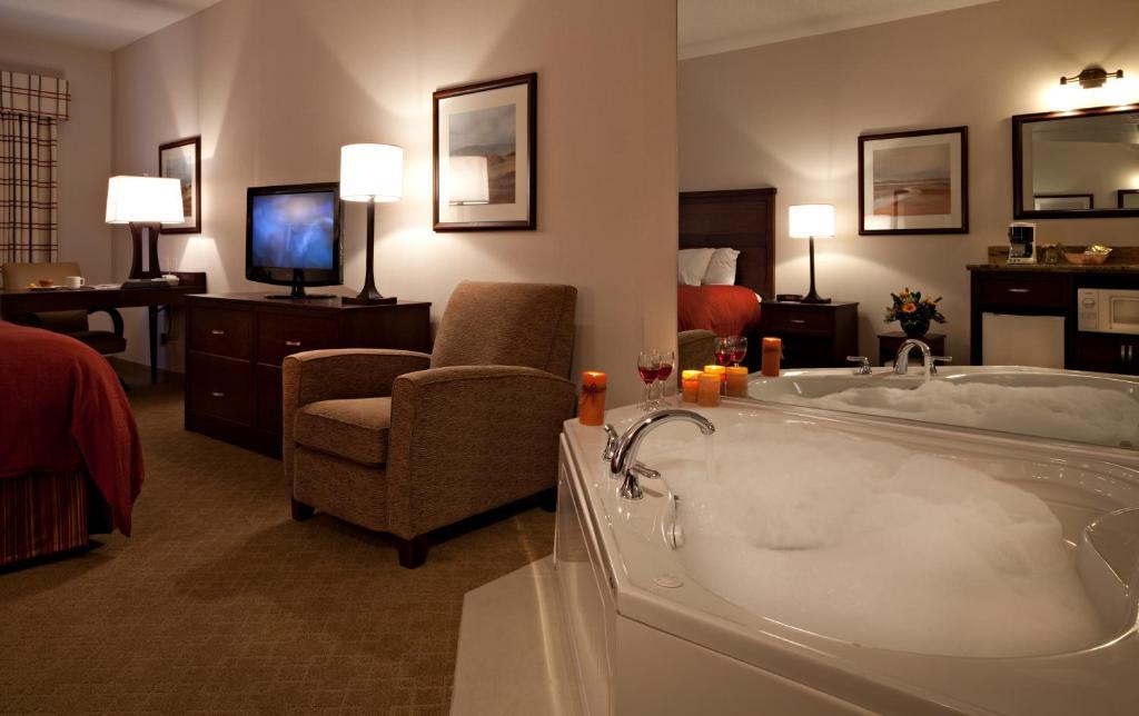 Hotel Country & By Radisson, Calgary-northeast 3*