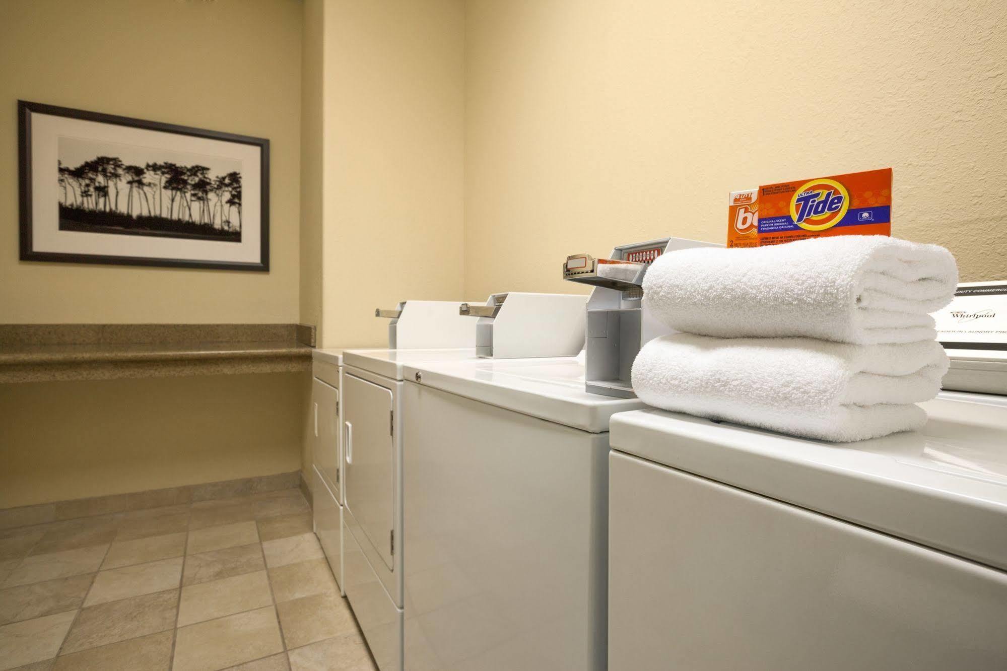 Country & By Radisson, Calgary-northeast Hotel Calgary