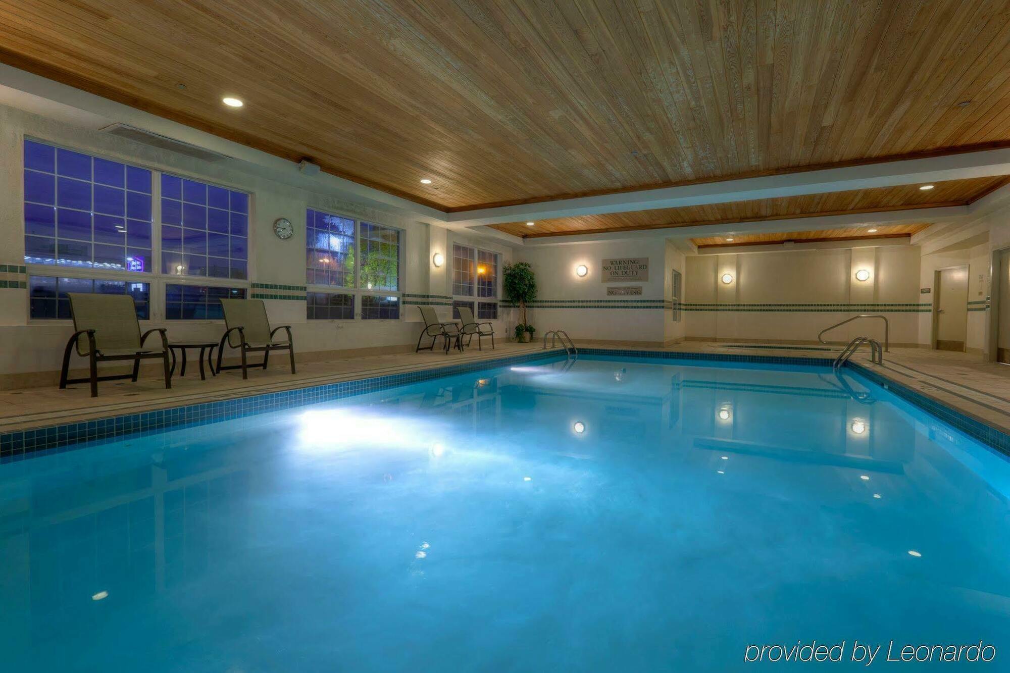 Hotel Country & By Radisson, Calgary-northeast 3*