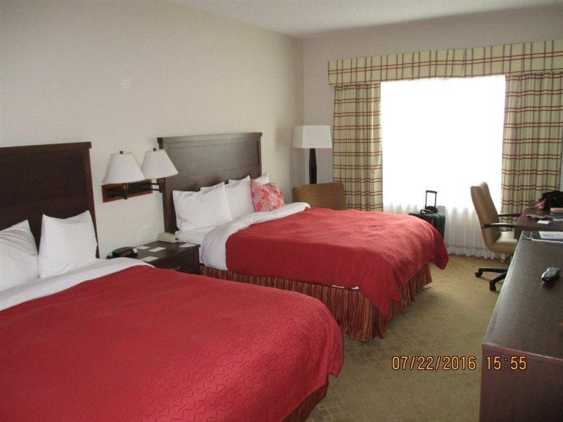 Country & By Radisson, Calgary-northeast Hotel