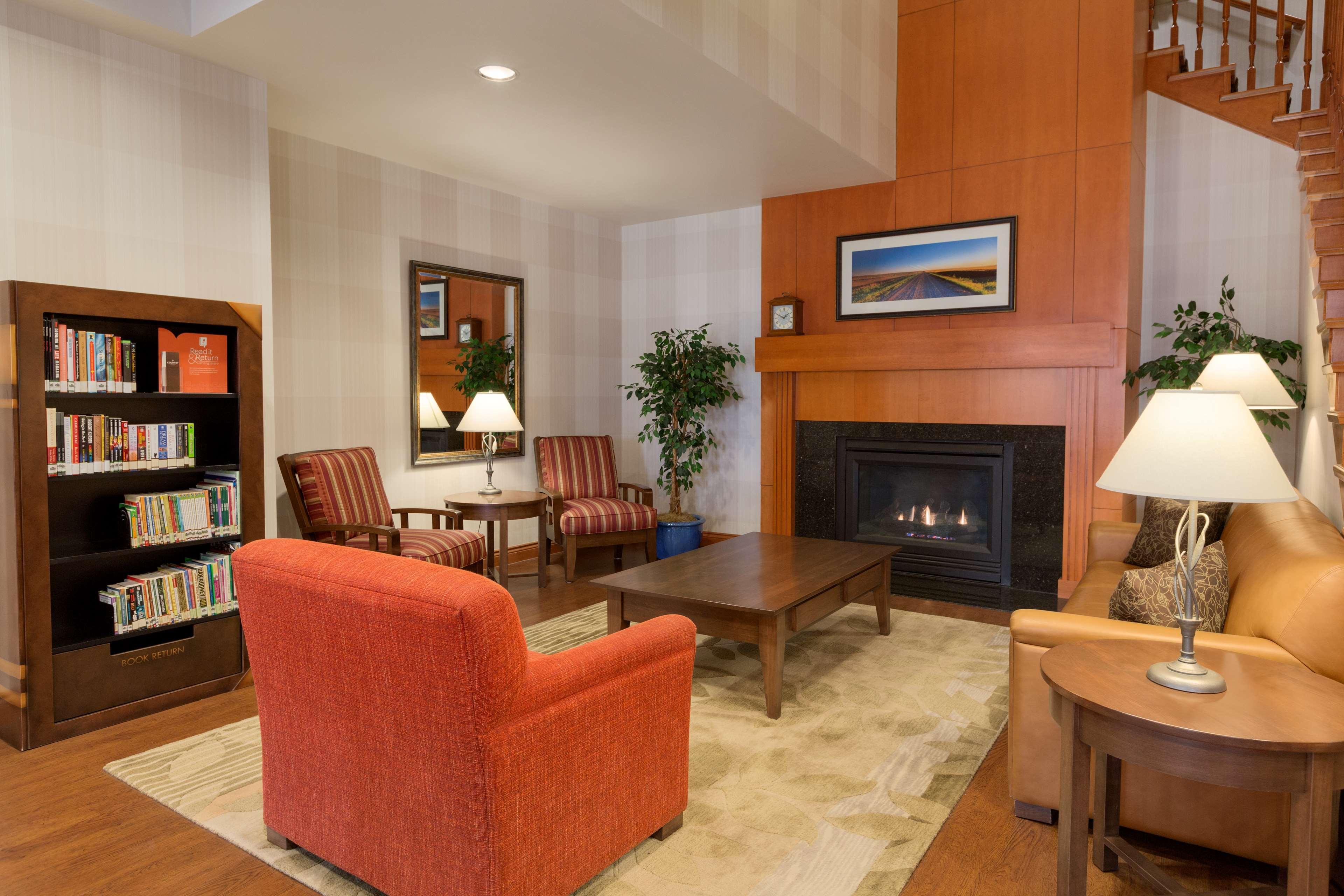 Country & By Radisson, Calgary-northeast Hotel