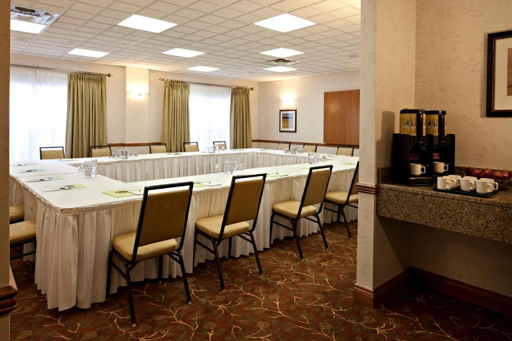 Hotel Country & By Radisson, Calgary-northeast