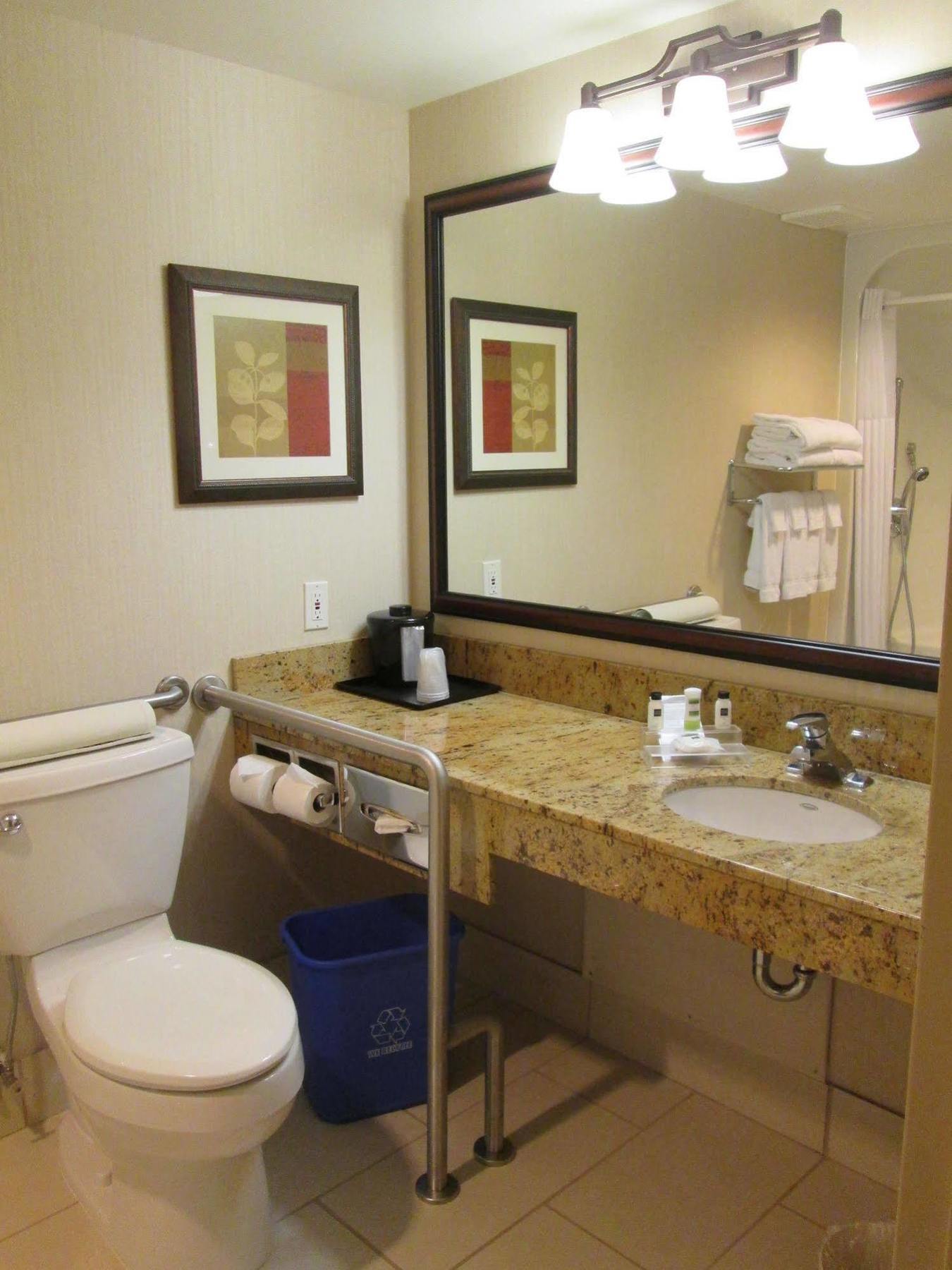 Hotel Country & By Radisson, Calgary-northeast Calgary