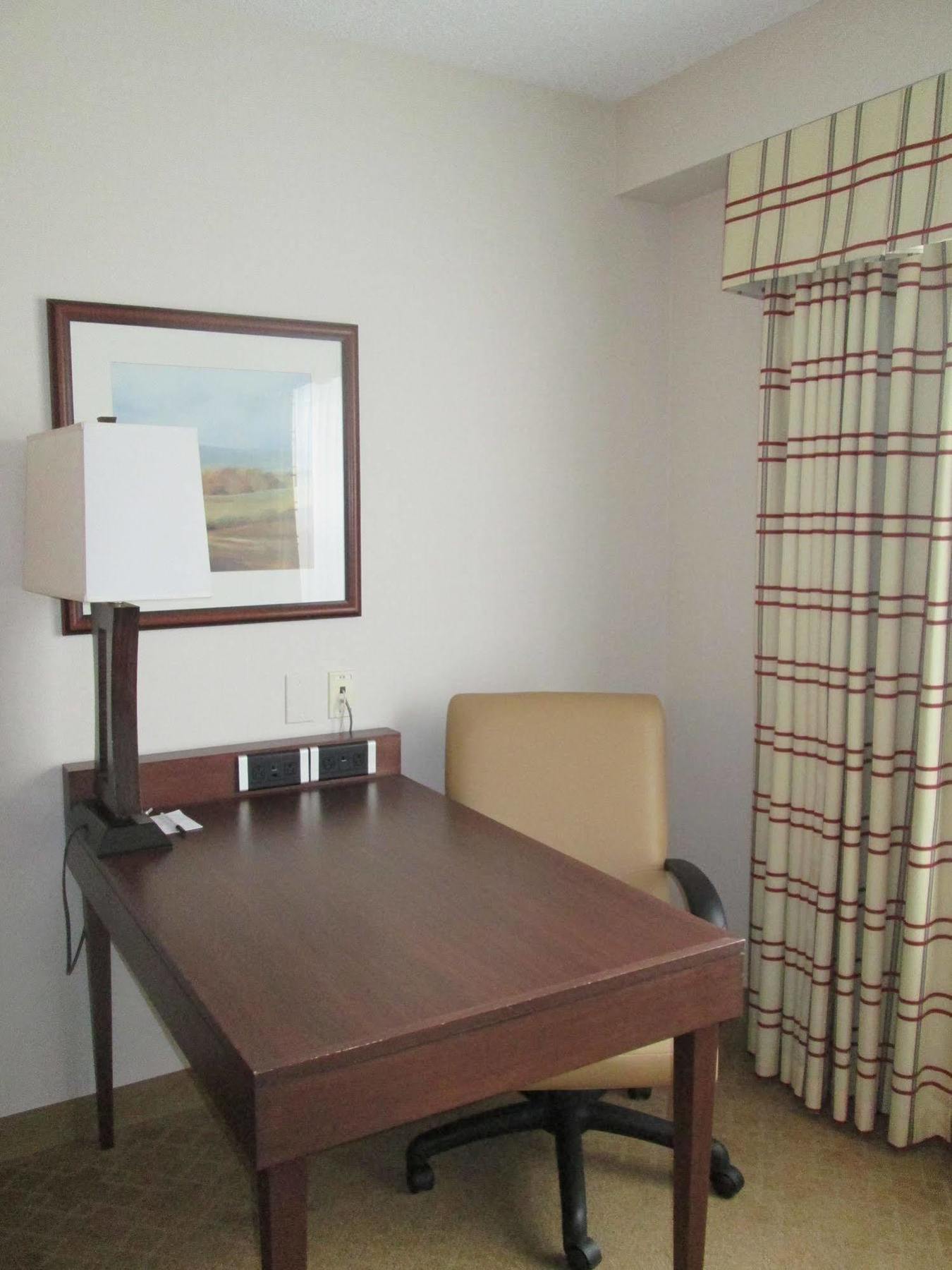 Country & By Radisson, Calgary-northeast 3*