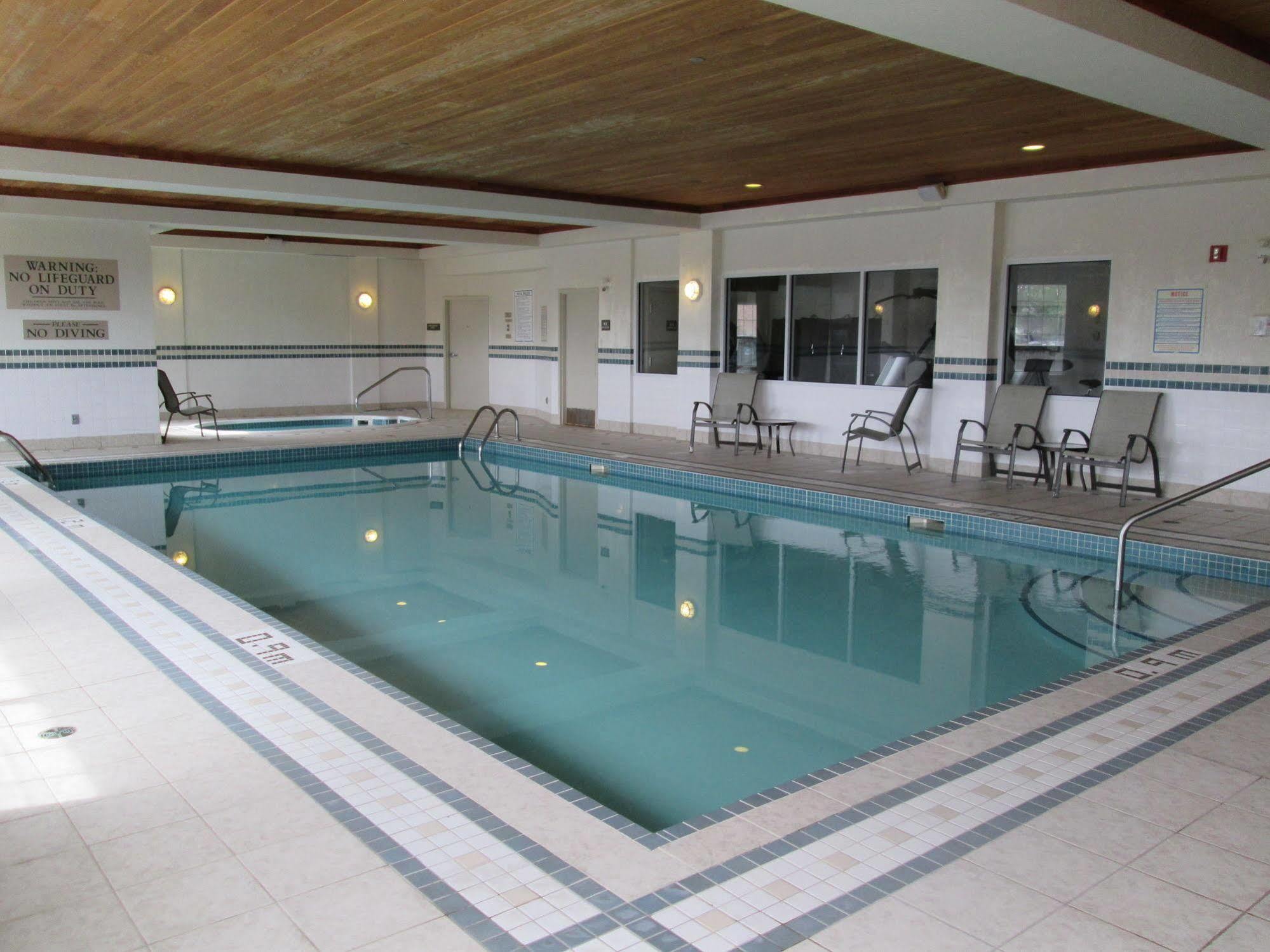 Hotel Country & By Radisson, Calgary-northeast